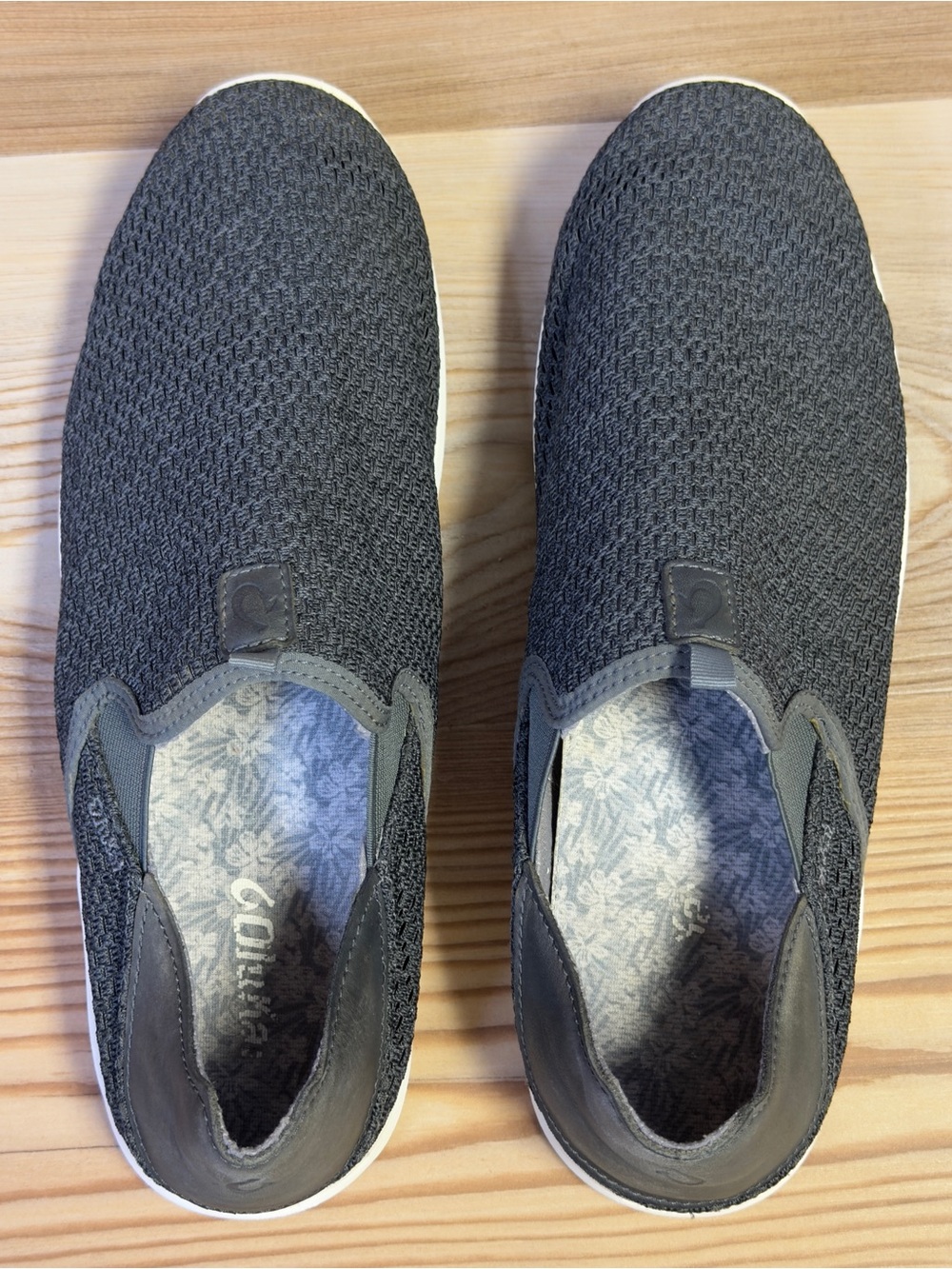 OluKai Alapa Men’s Slip-On Sneakers Grey Size 11